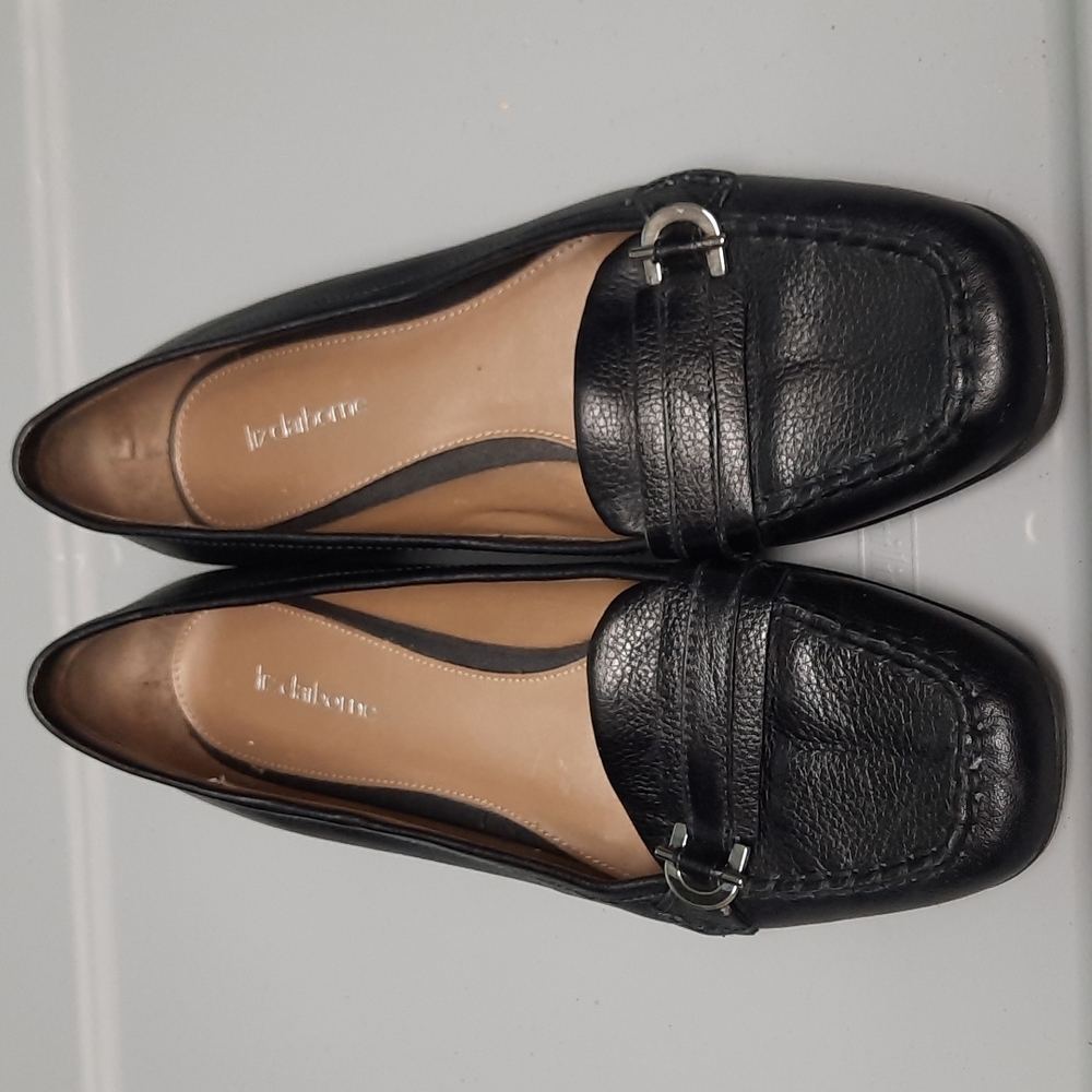 Shoes - Picture 2 of 4
